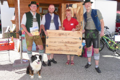 260829_Spendenuebergabe-der-1000-Bier-Inzell