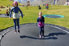 Trampolin-huepfen