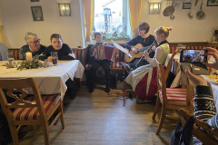 Musik-mit-Rita-und-Sohn-von-Hans