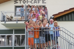 DieGruppe-vor-dem-StoiCafe